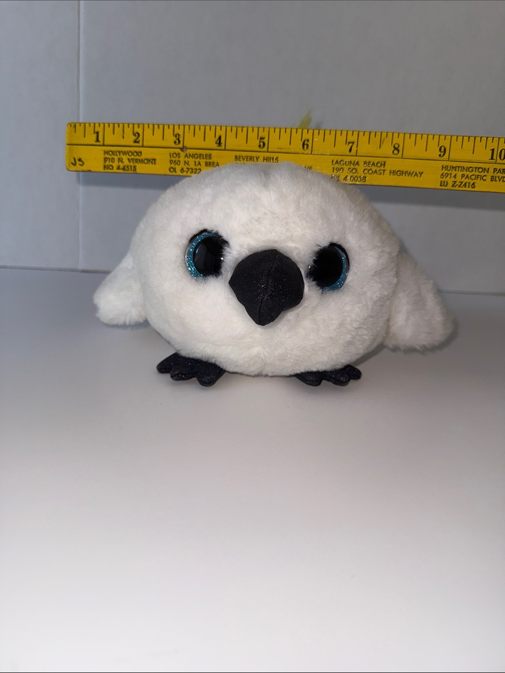 Zuru Pets Alive White Cackatoo Plush Bird Toy with Blue Eyes and Yellow Crest - Picture 9 of 9